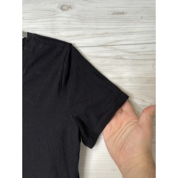 a.n.a A New Approach Shirt Womens Medium Black V-Neck Short Sleeve Cotton Tee - Picture 3 of 8